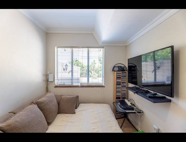 3 BEDROOM TOWNHOUSE FOR SALE IN BRYANSTON